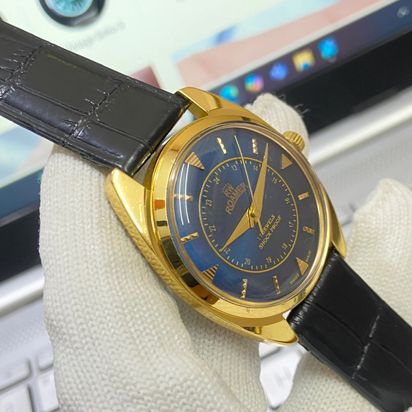 Vintage 1980 Roamer Manual Mens Gold Watch W/Leather Strap & Blue accents - Picture 3 of 7